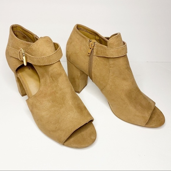 14th & Union Birkley Cutout Block Heel Booties - Picture 14 of 14